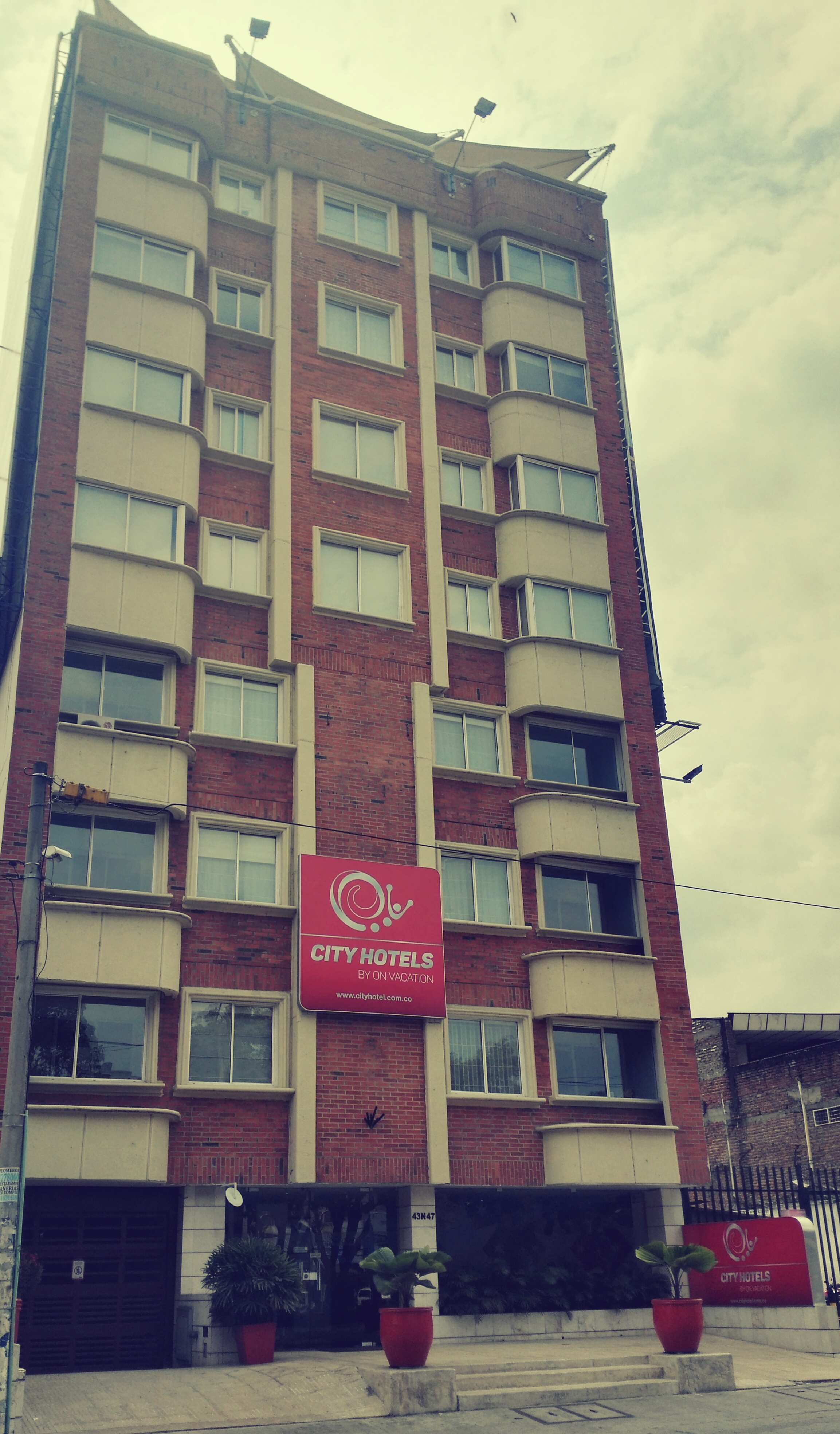directorios/city-hotels-by-on-vacation-
